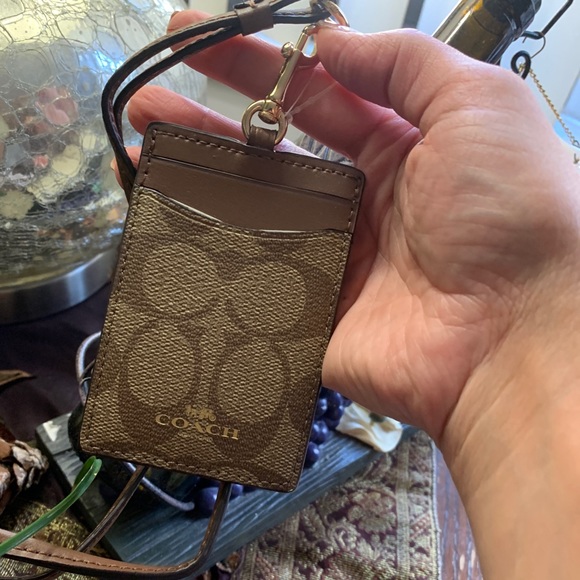 Authentic Coach Crossgrain leather ID/Card lanyard - Picture 6 of 7